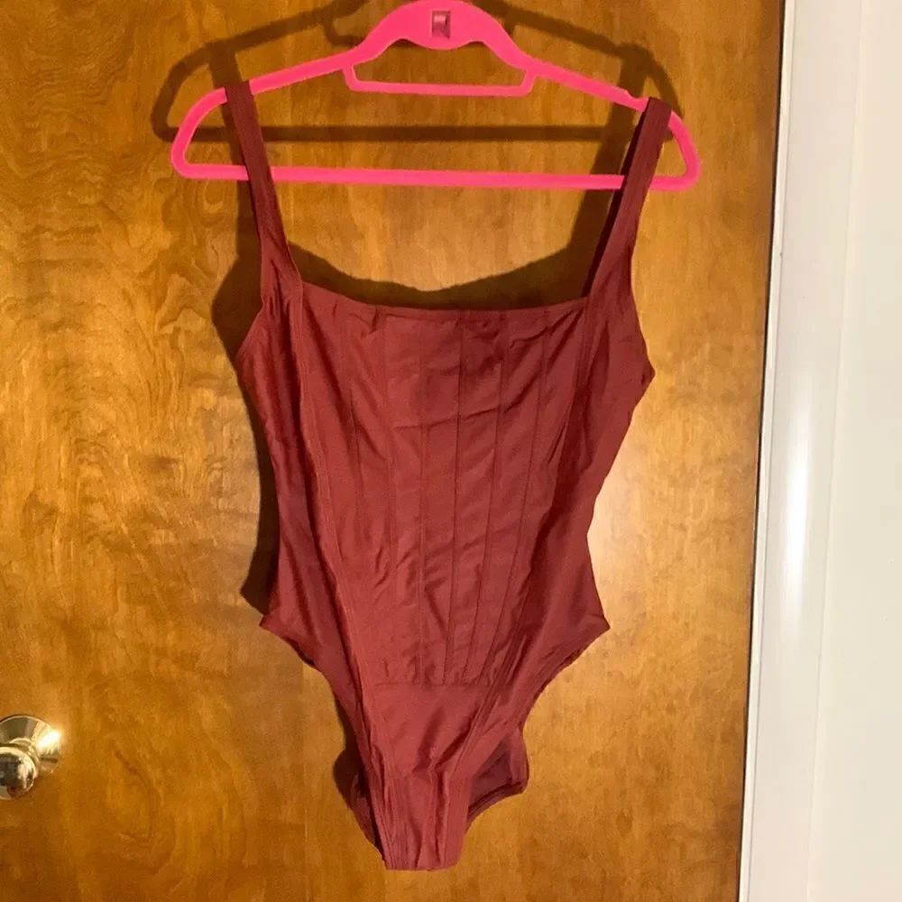 Oscar de la Renta vintage brown/red EUC one piece swimsuit Size 14